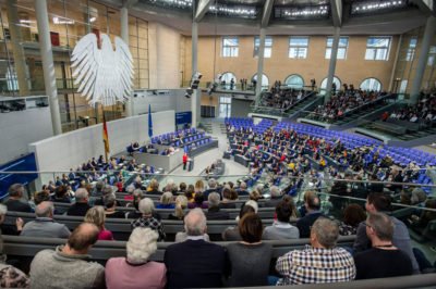 Abgeordneten auf die Finger schauen